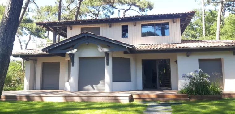 Peinture anti-humidité et moisissures pour une façade extérieure, Bassin d'Arcachon, Enjoy Peinture